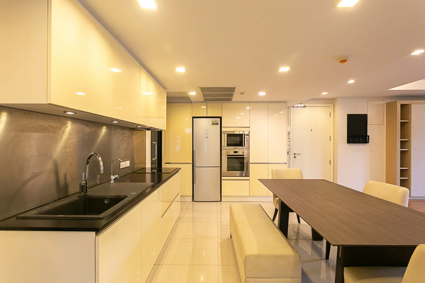 Property photos for L8 Residence