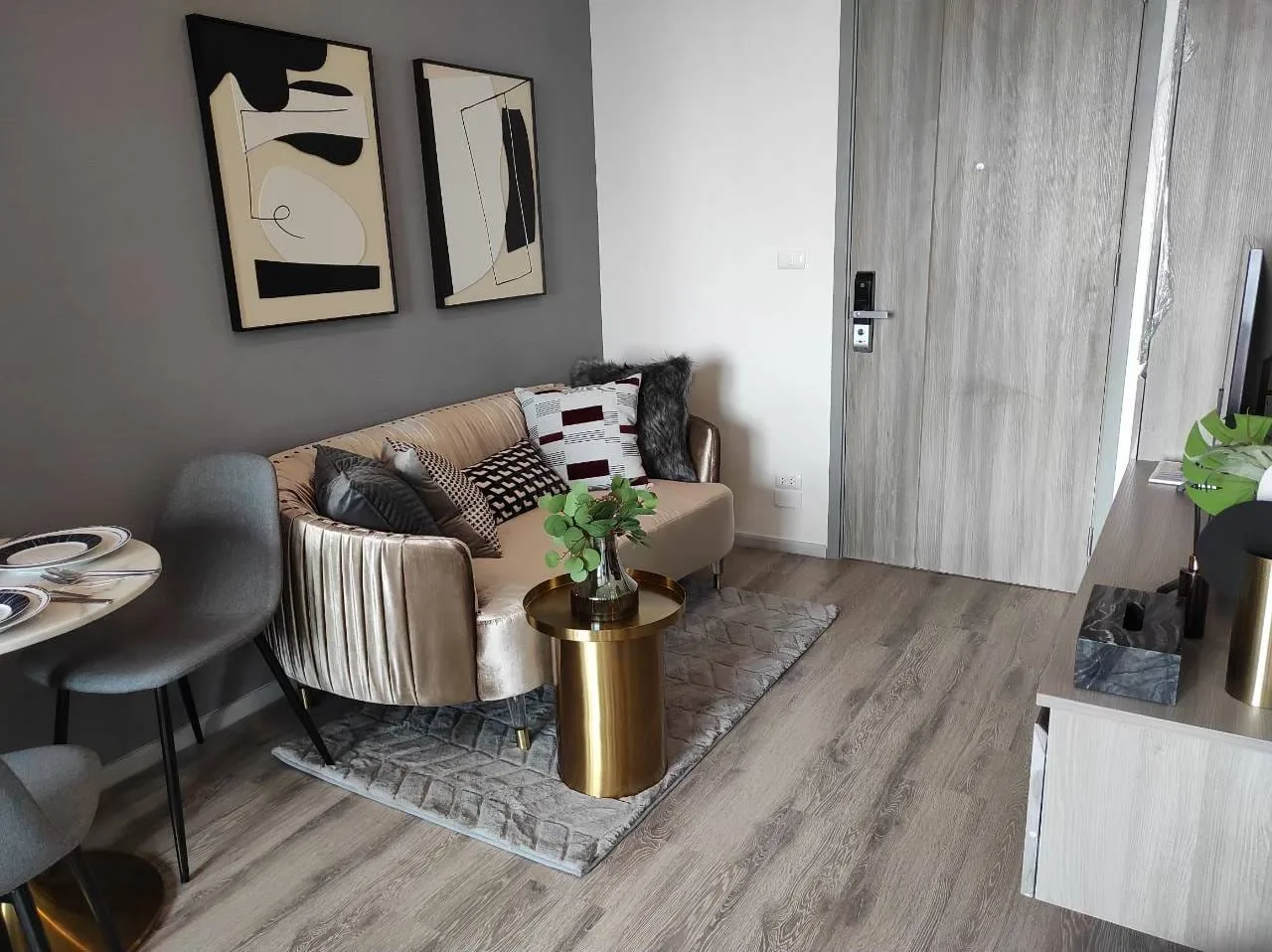 Property photos for KnightsBridge Prime Ratchayothin