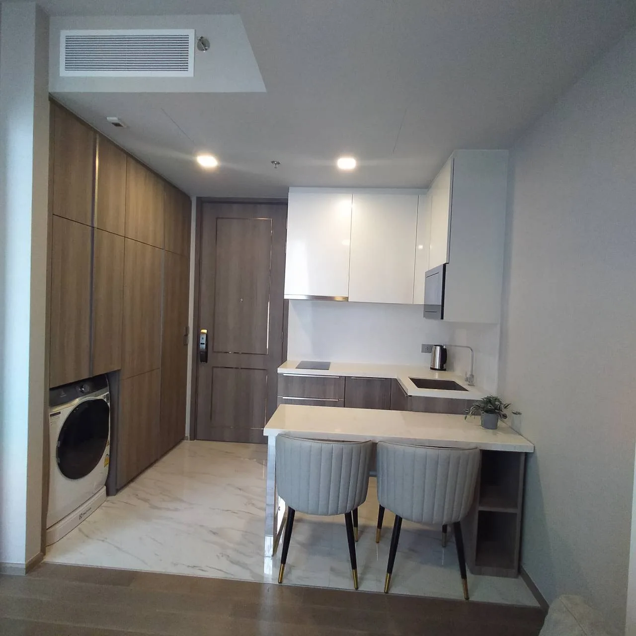 Property photos for Celes Asoke