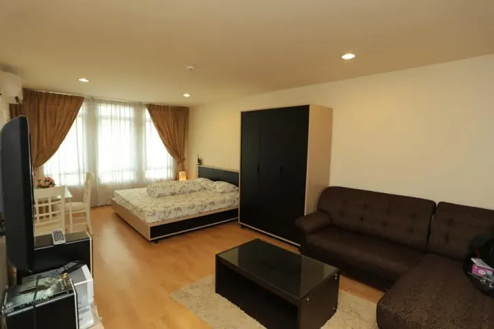 Property photos for The Amethyst Sukhumvit 39