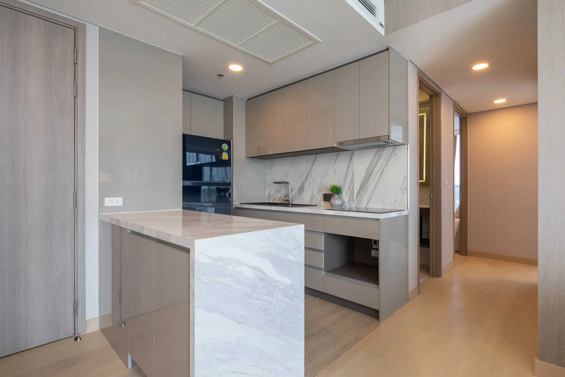 Property photos for Siamese Exclusive Queens