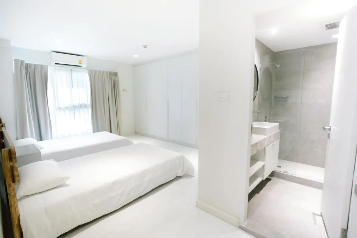 Property photos for Navin Court