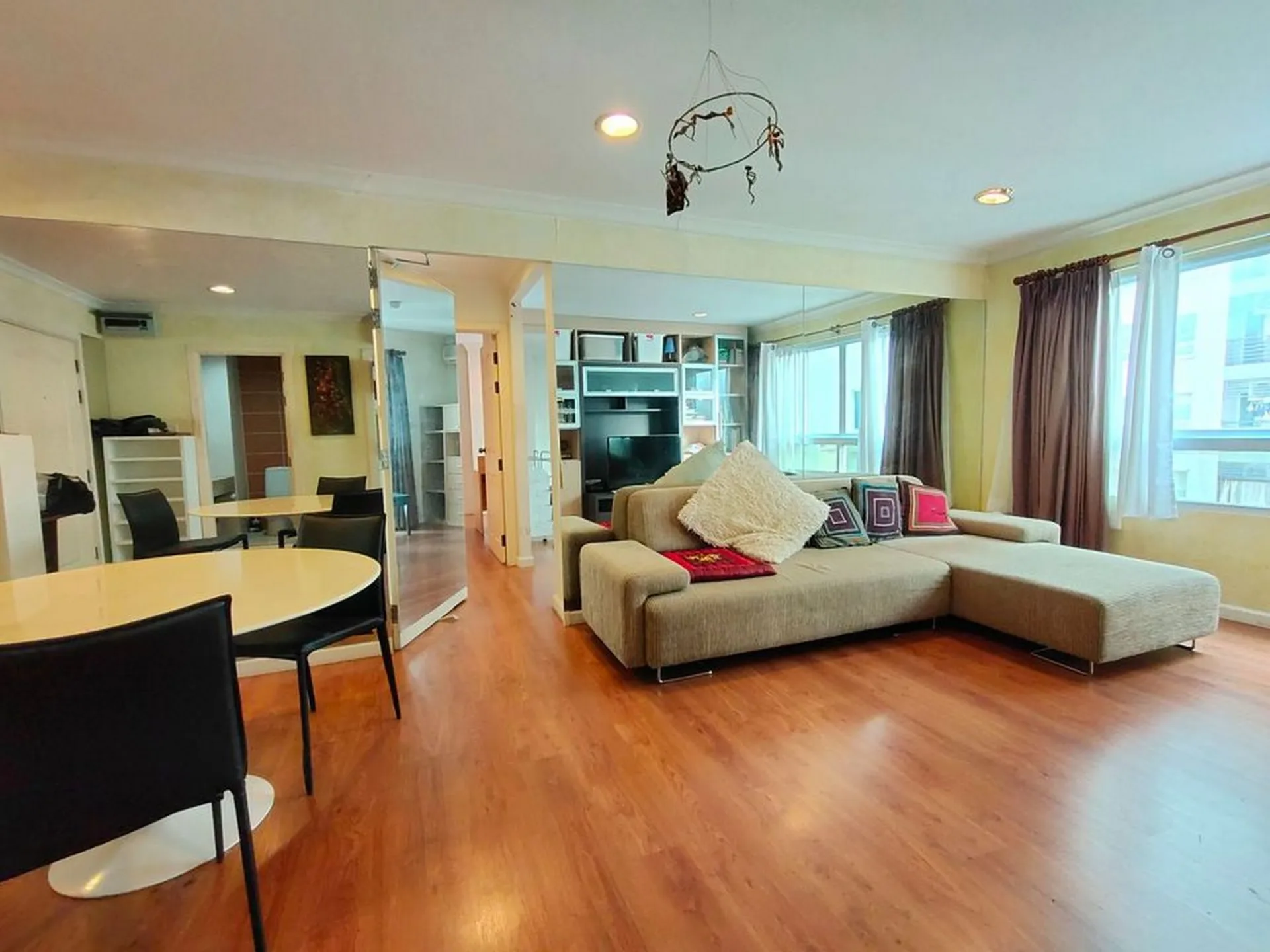 Property photos for Lumpini Suite Sukhumvit 41