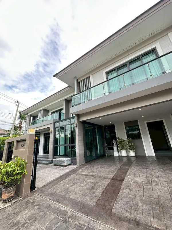 Property photos for The Palm Pattanakarn