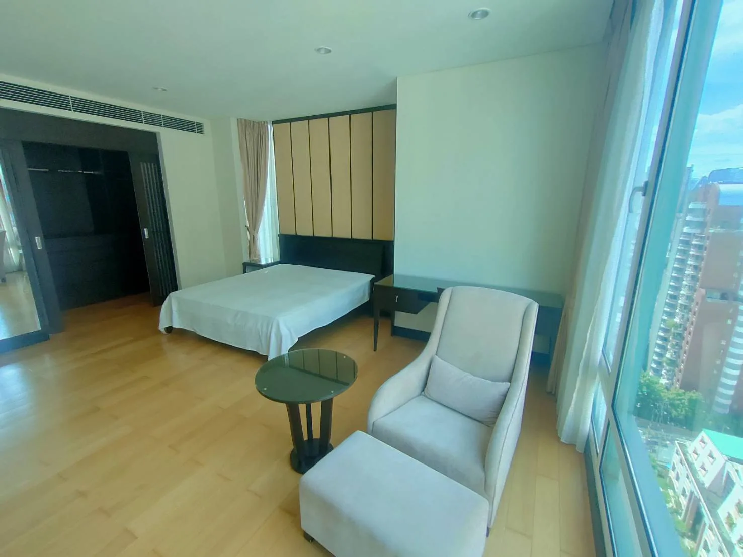 Property photos for The Park Chidlom