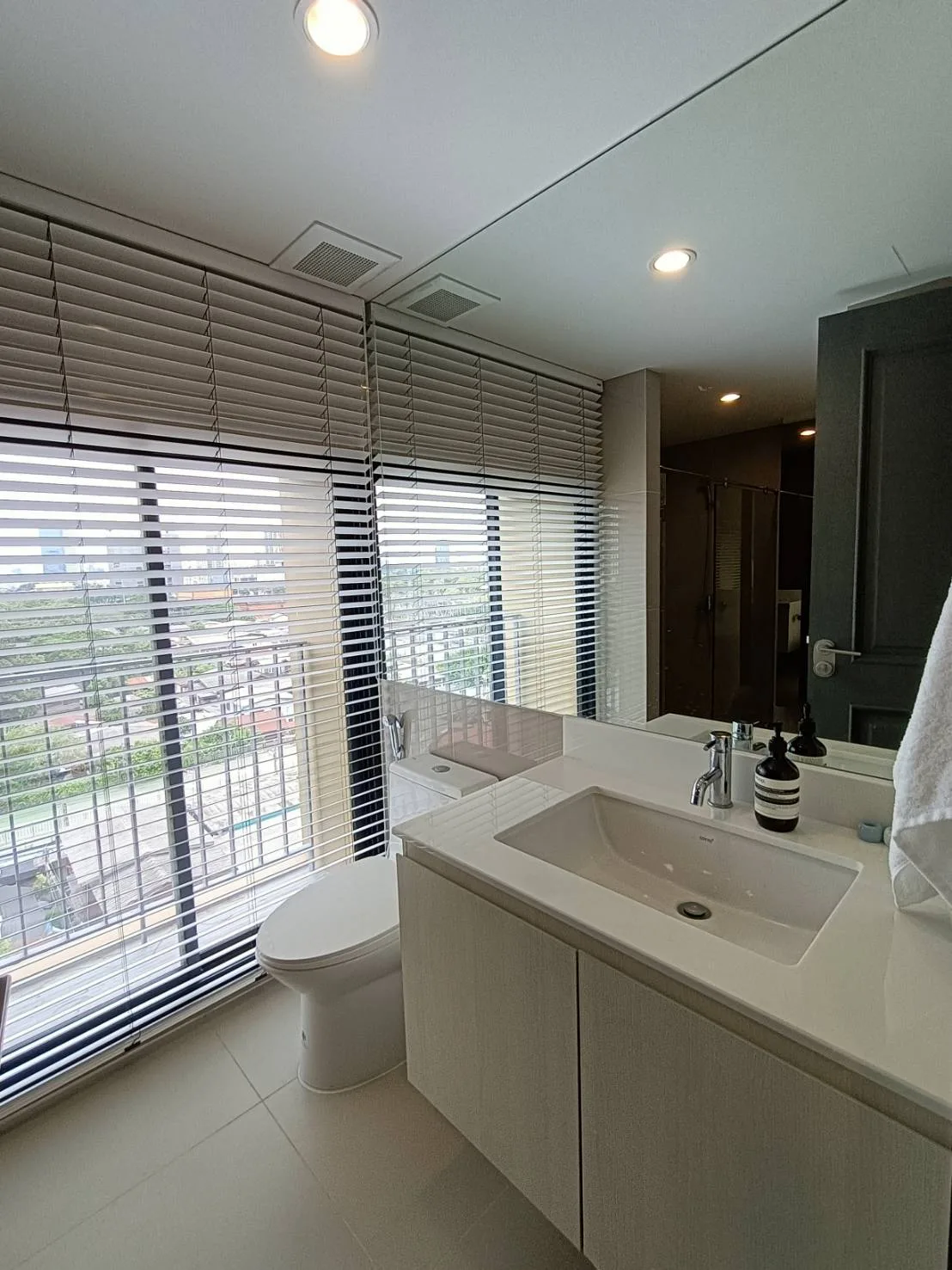 Property photos for Noble Above Wireless-Ruamrudee