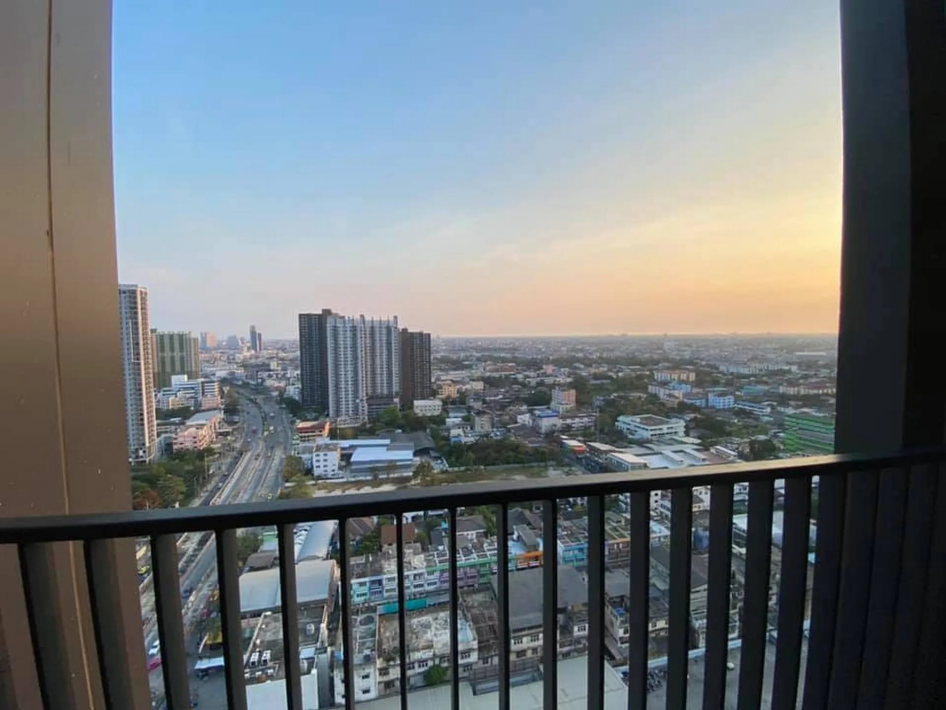 Property photos for Whizdom Station Ratchada - Thapra