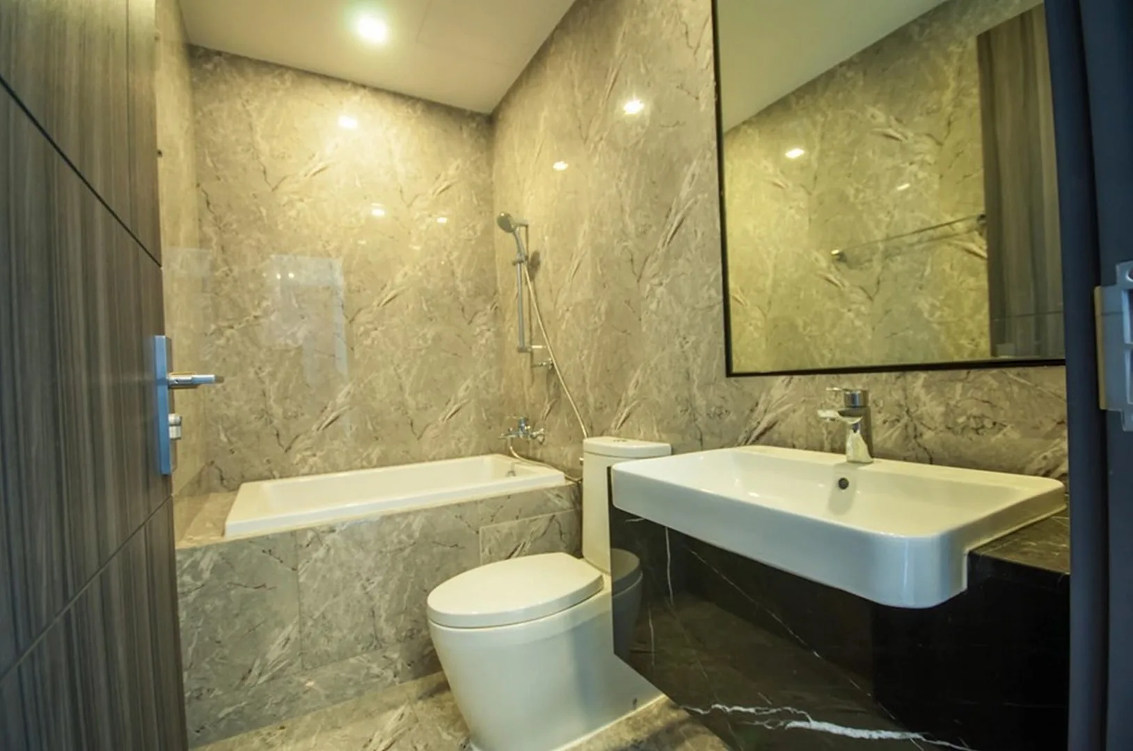 Property photos for Ashton Asoke