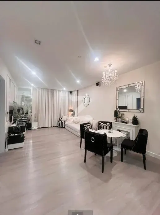 Property photos for The Room Sukhumvit 62