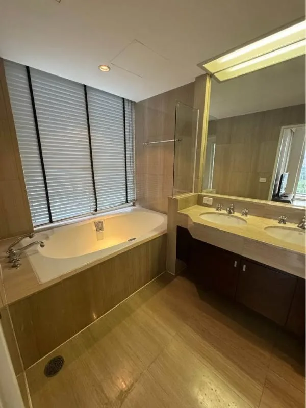 Property photos for Langsuan Ville