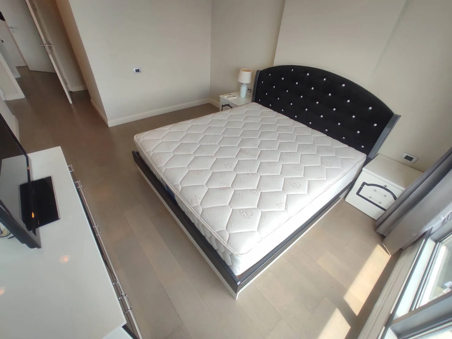 Property photos for The Crest Sukhumvit 34