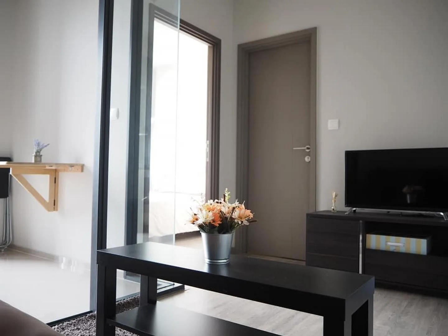 Property photos for The Line Wongsawang