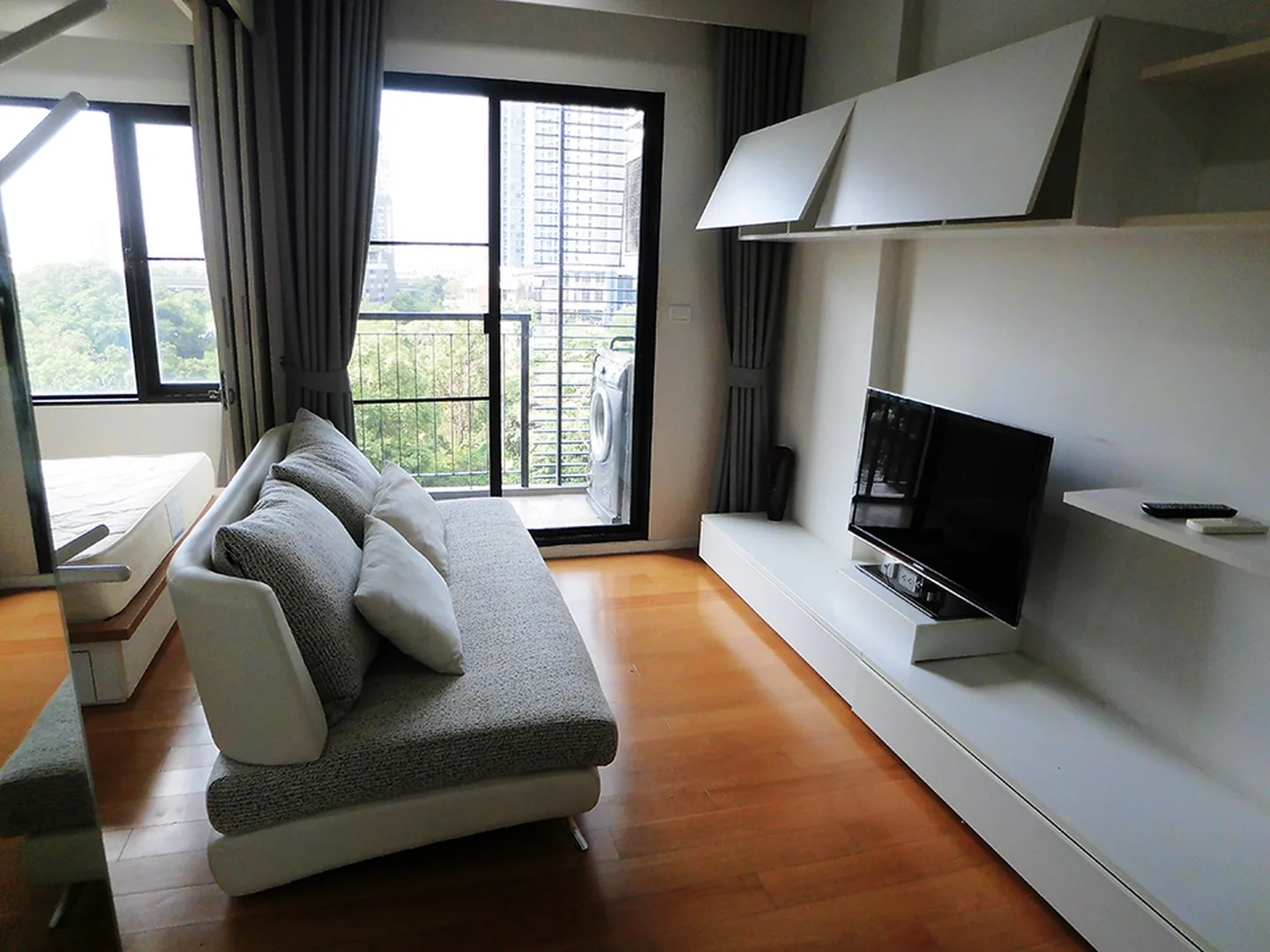 Property photos for Blocs 77
