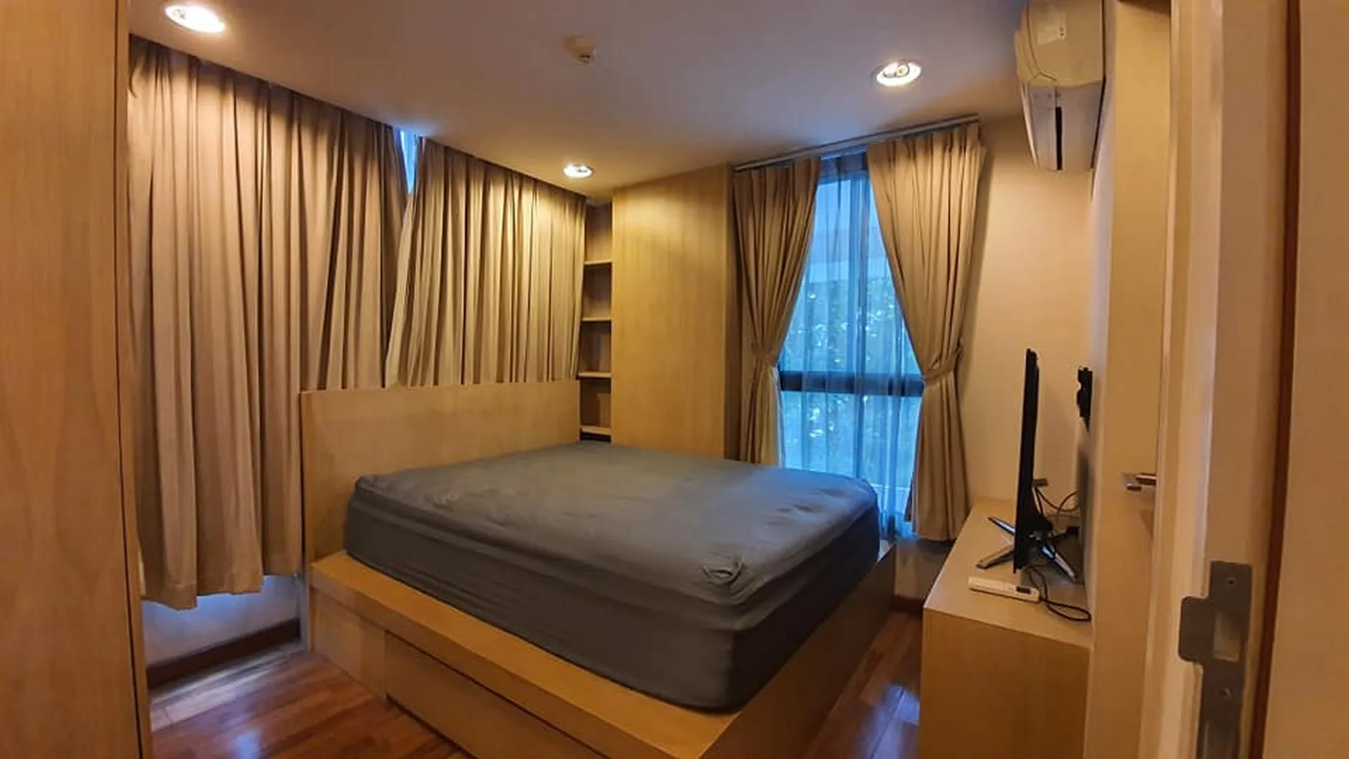 Property photos for Zenith Place Sukhumvit 42