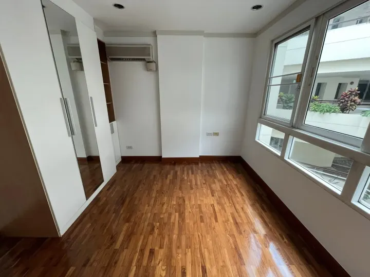 Property photos for Baan Siri Sathorn
