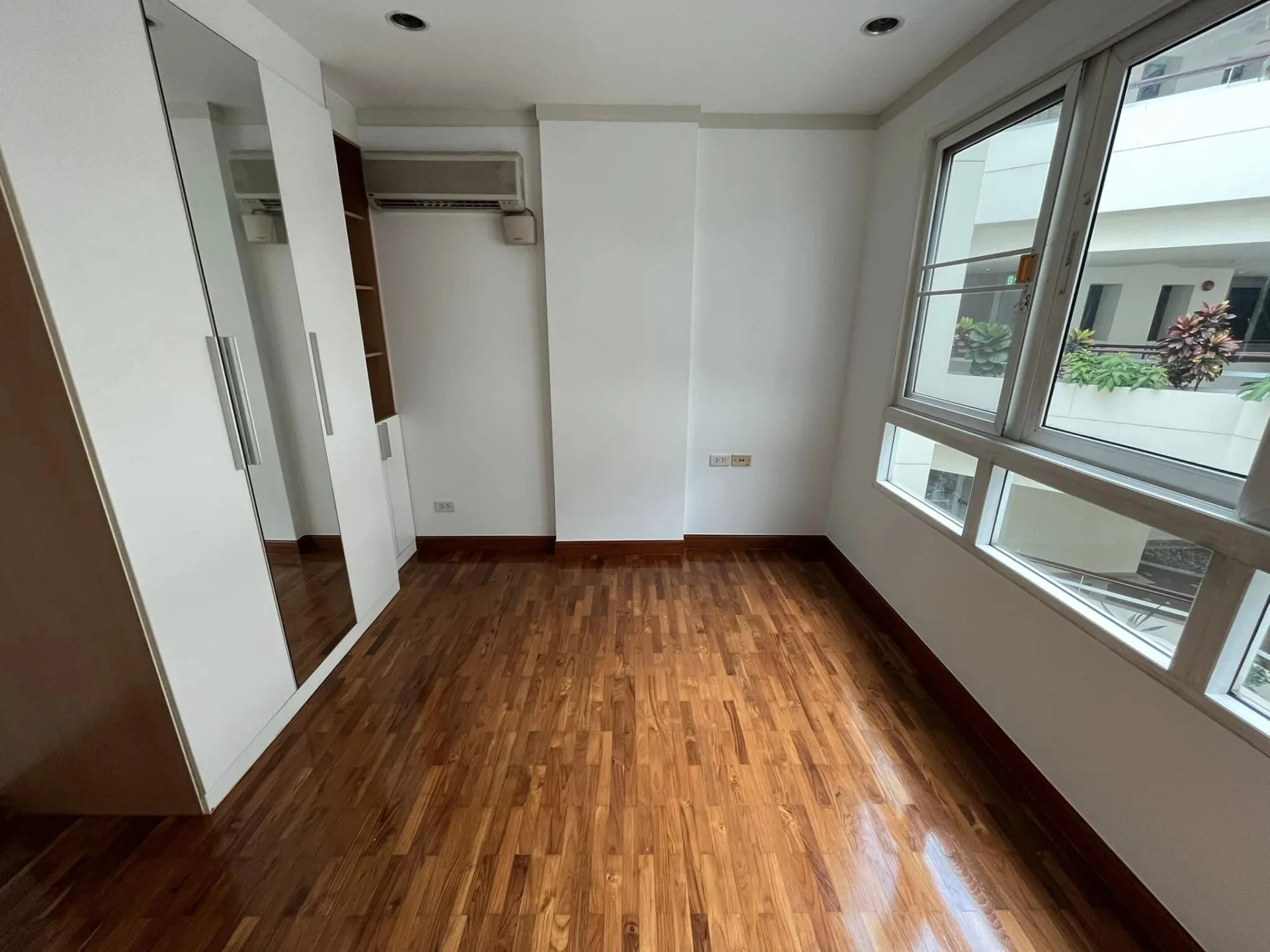Property photos for Baan Siri Sathorn