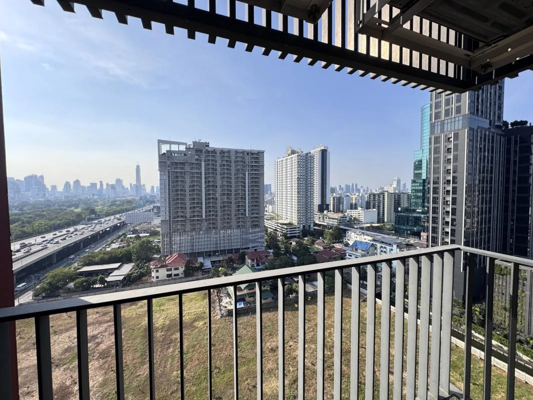 Property photos for Life Asoke Hype