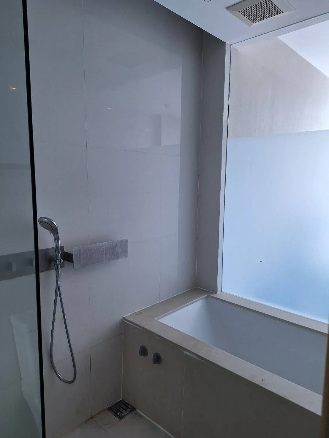 Property photos for The Room Sukhumvit 21