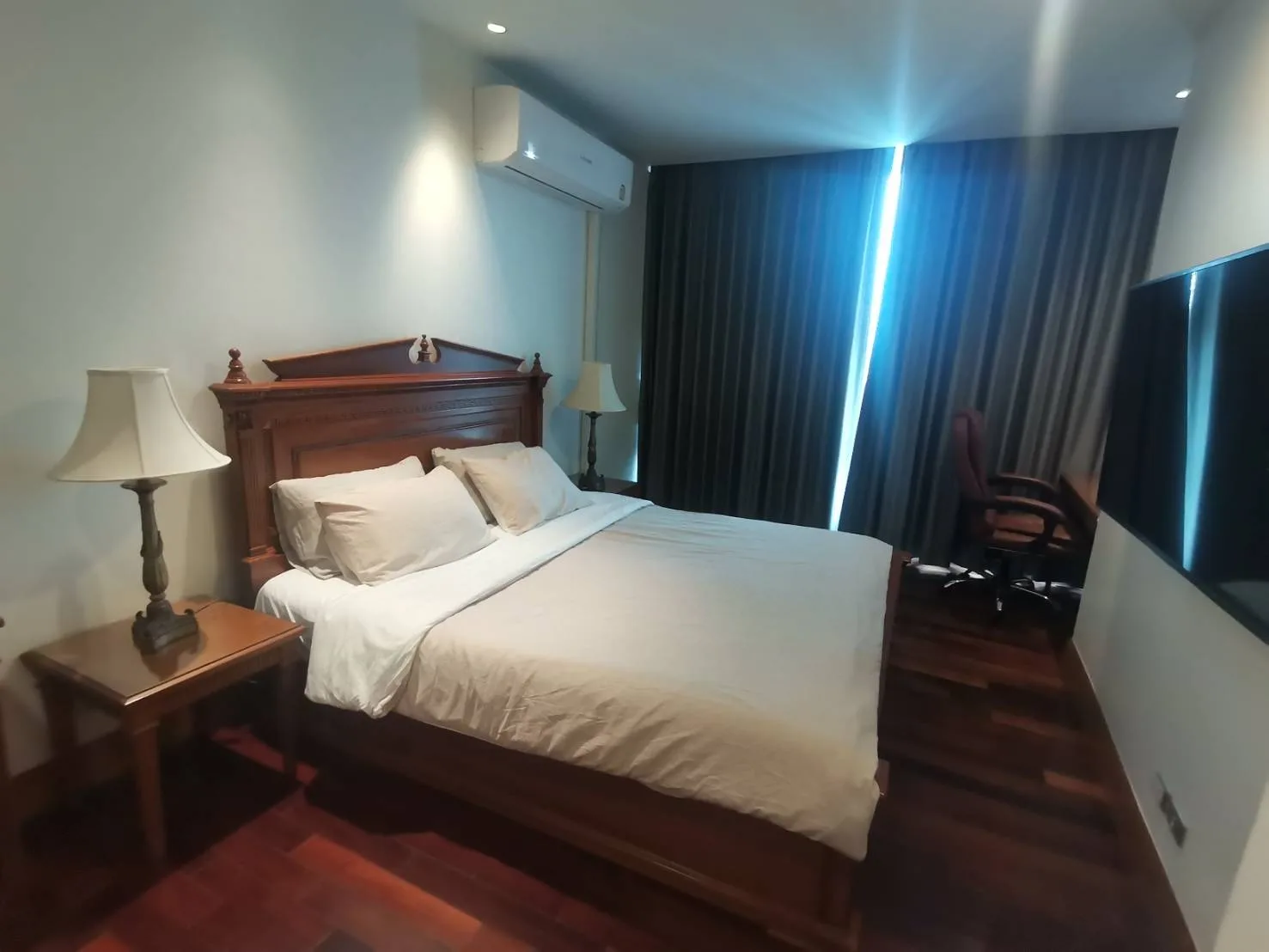 Property photos for Sky Villas Sathorn