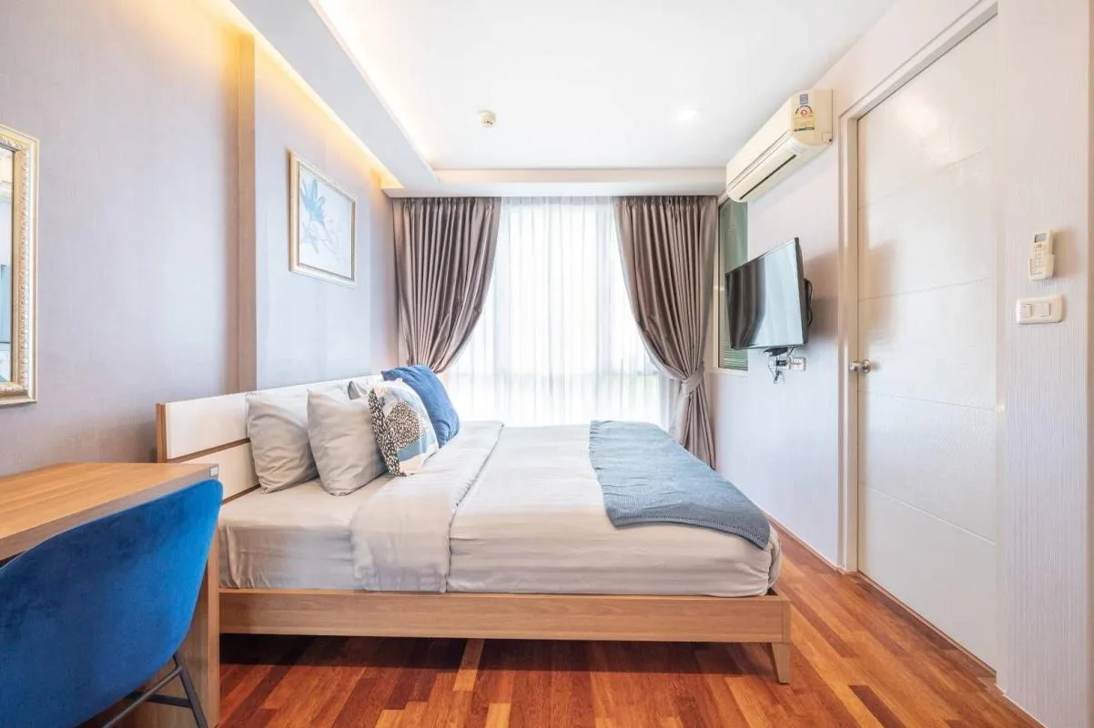 Property photos for Beverly 33