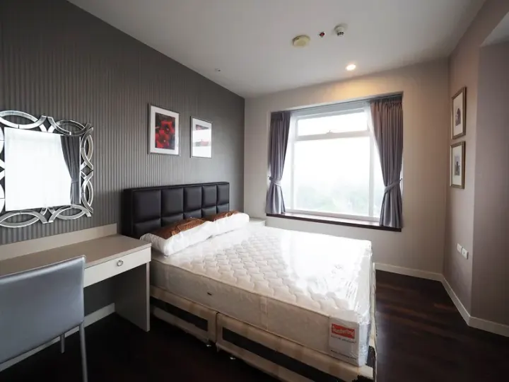 Property photos for Circle Condominium