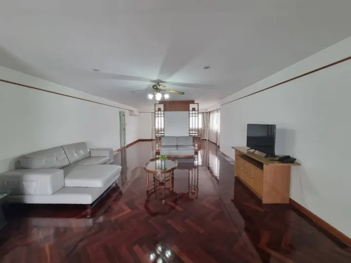 Property photos for Four Wings Mansion