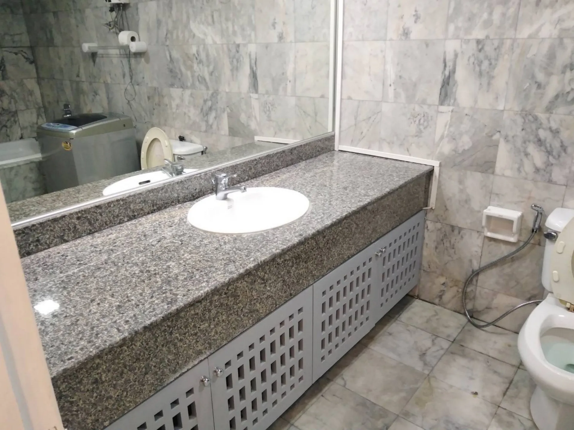 Property photos for State Tower