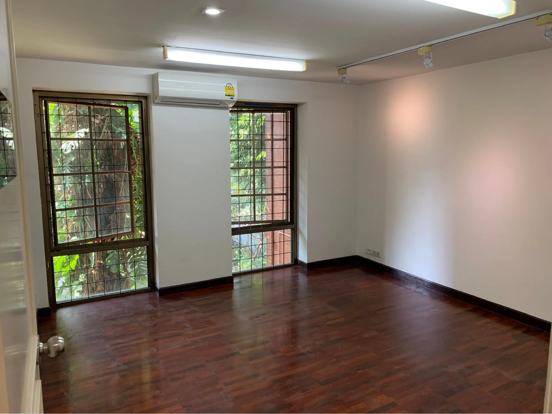 Property photos for Single House Soi Ruamrudee