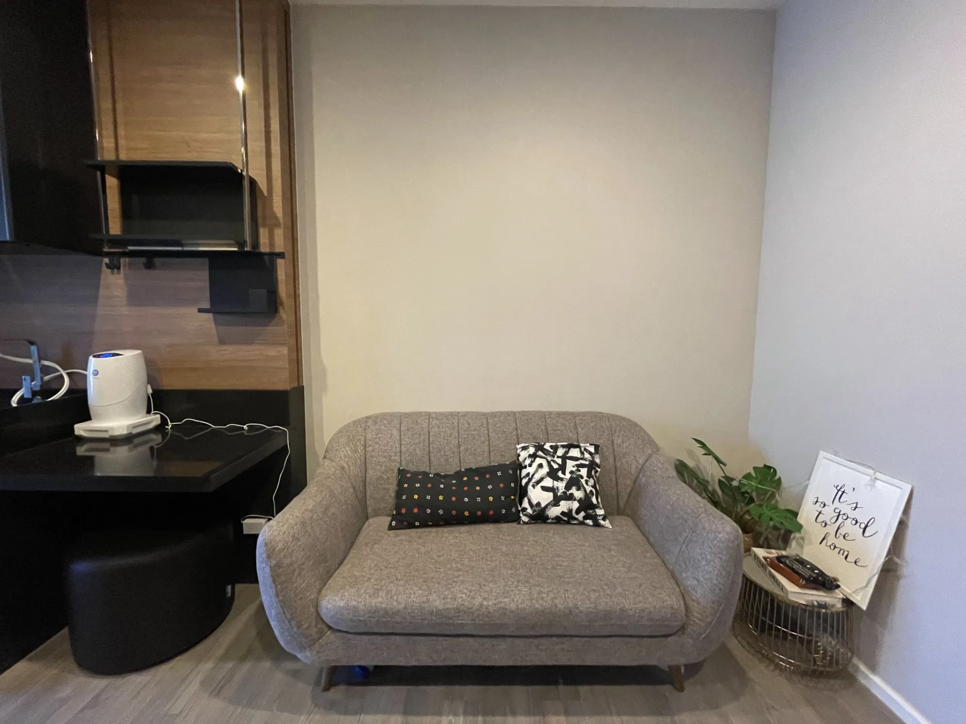 Property photos for The Room Sathorn - St.Louis