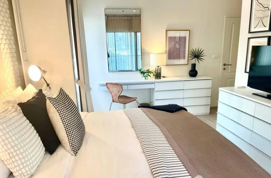 Property photos for Noble Refine