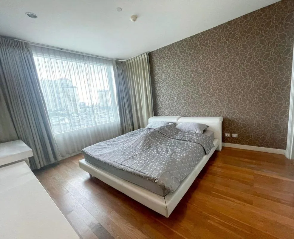 Property photos for Watermark Chaophraya