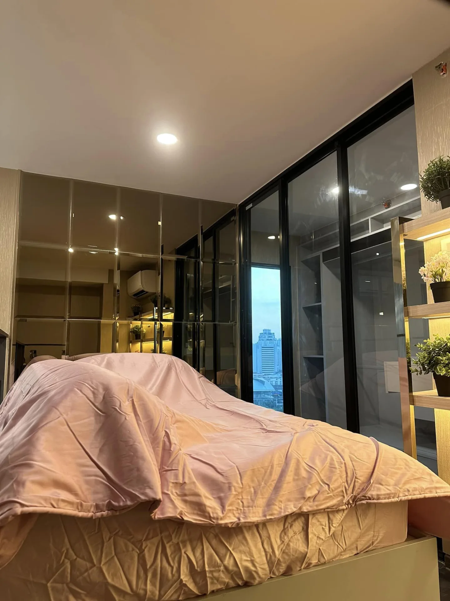 Property photos for KnightsBridge Space ??? Rama9