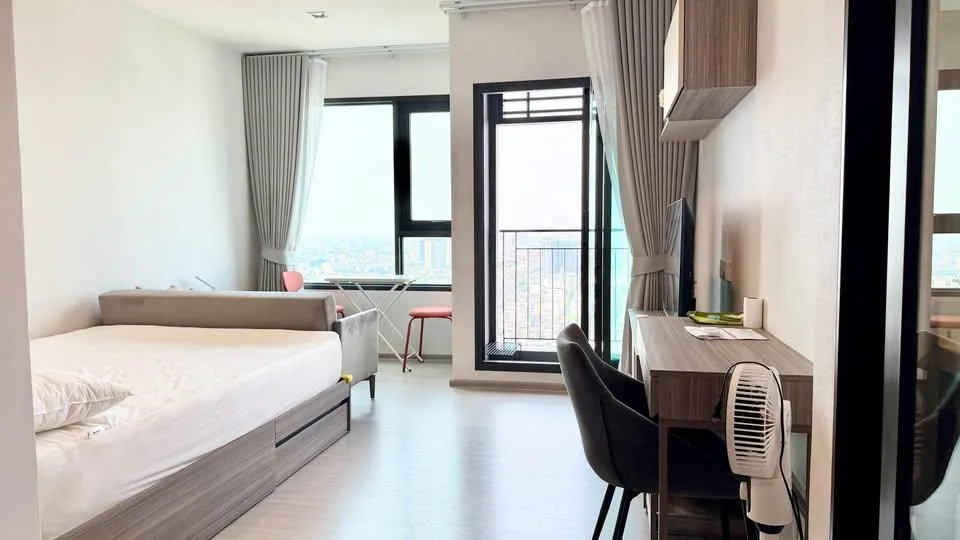 Property photos for Life Sathorn Sierra