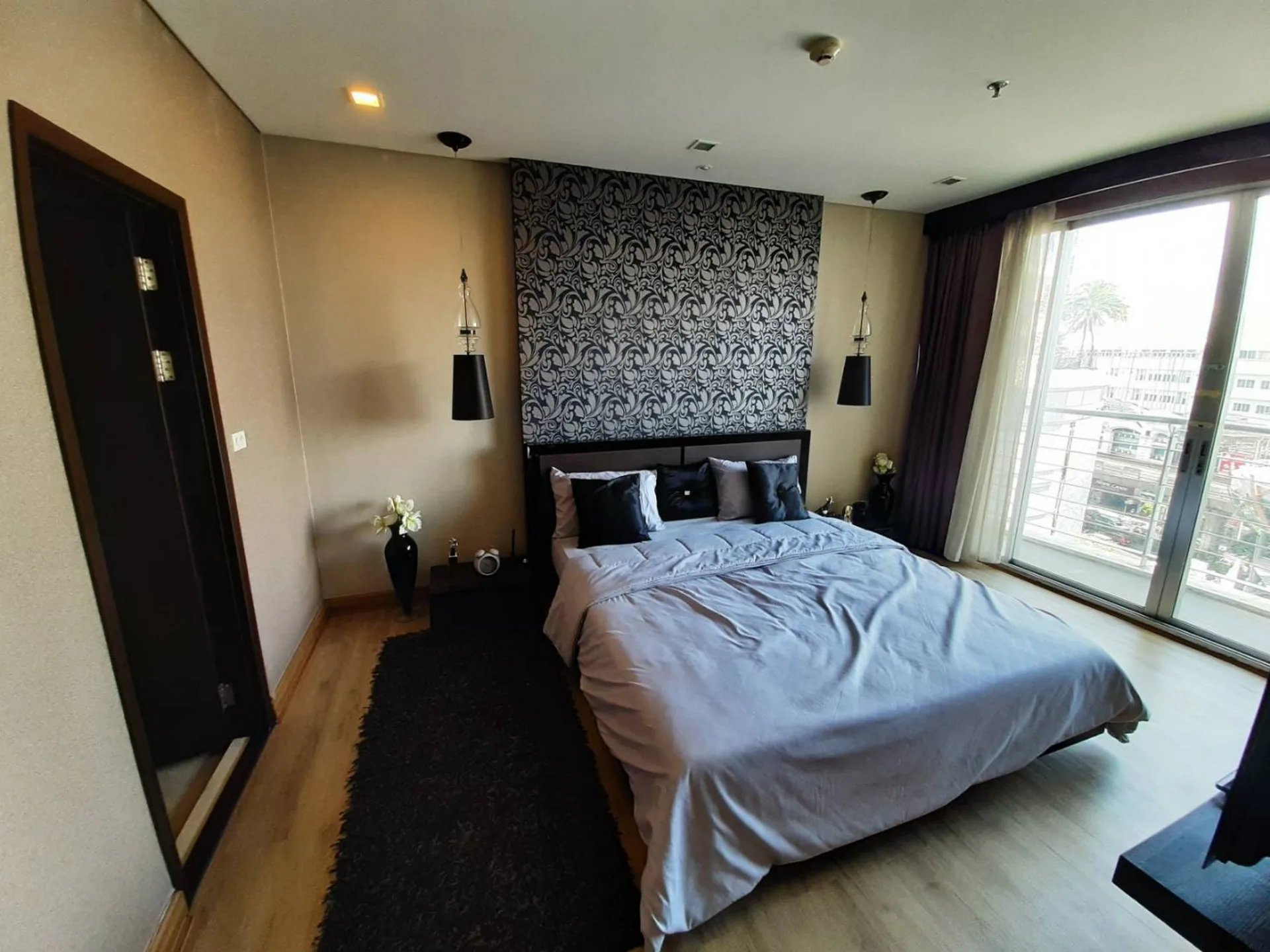 Property photos for Le Luk