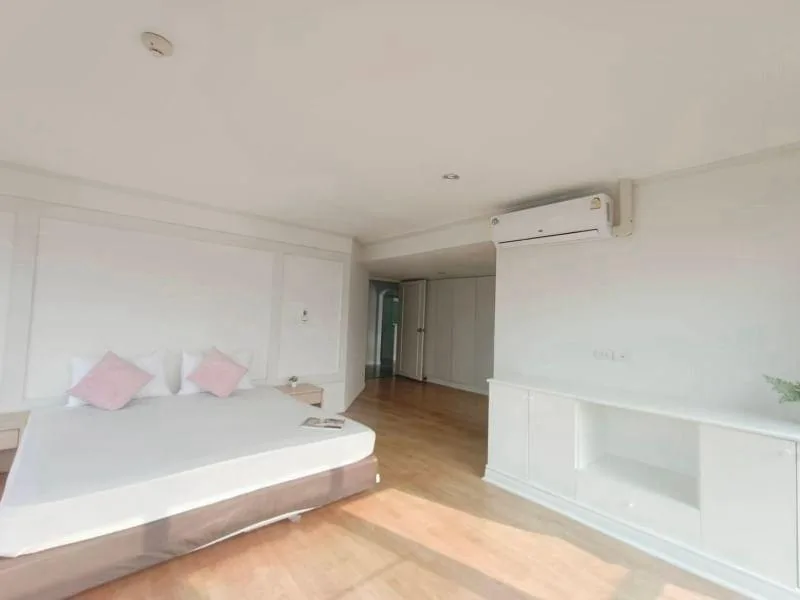 Property photos for The Waterford Diamond