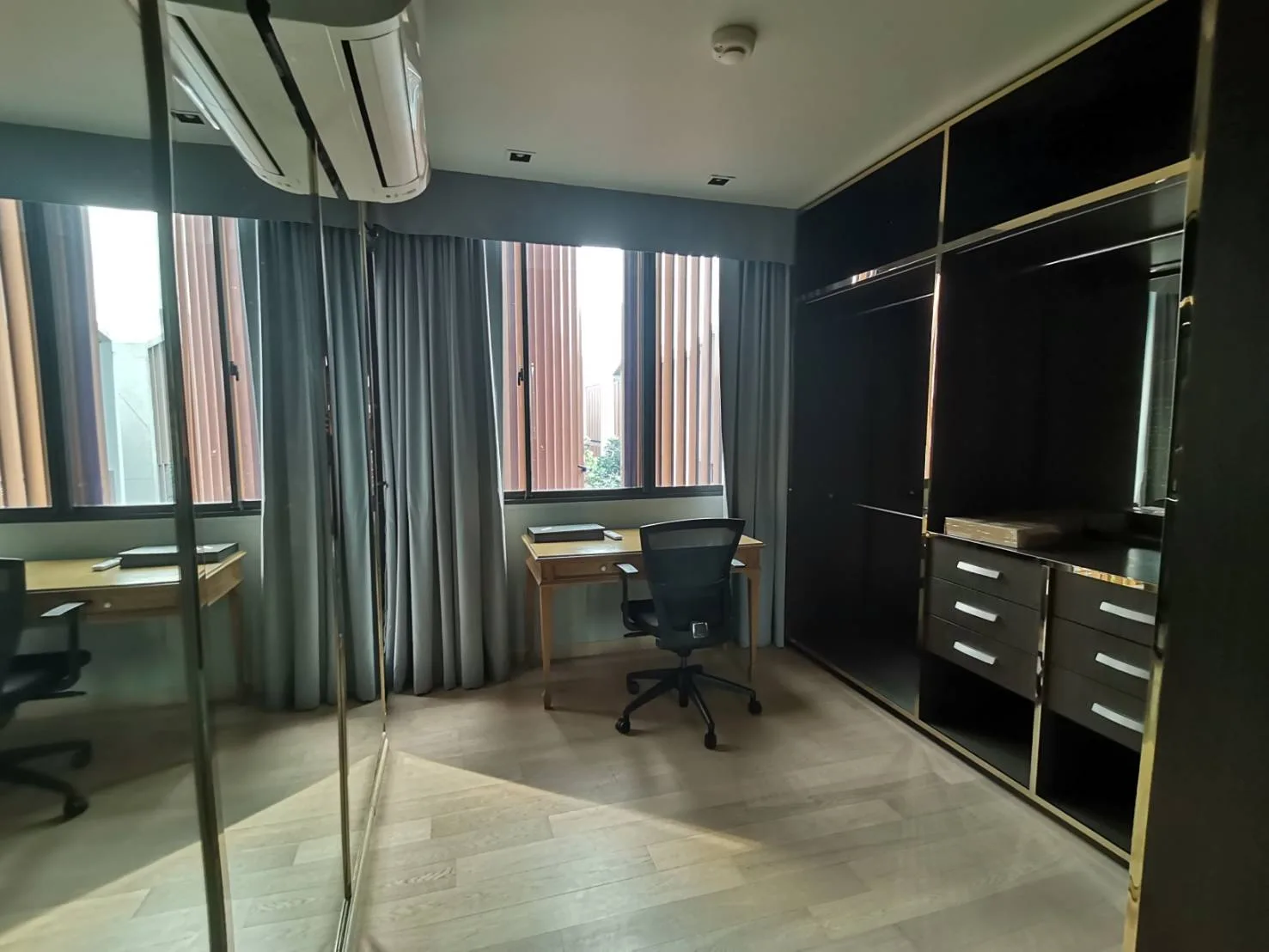 Property photos for Arna Ekamai