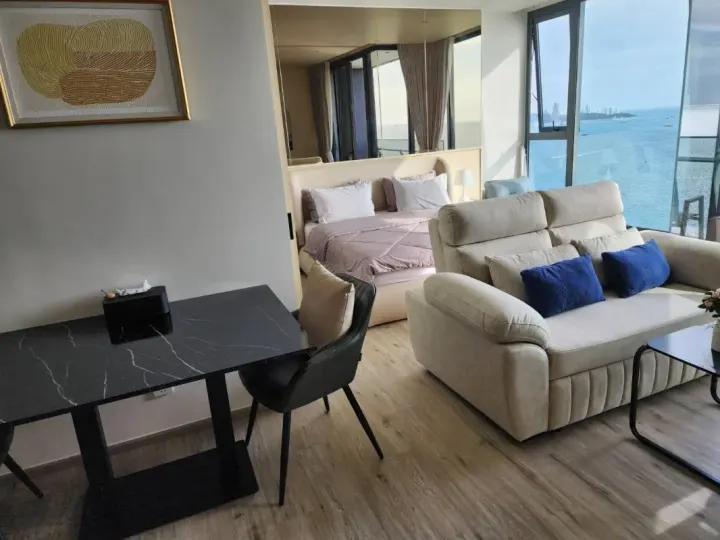Property photos for Arom Wongamat