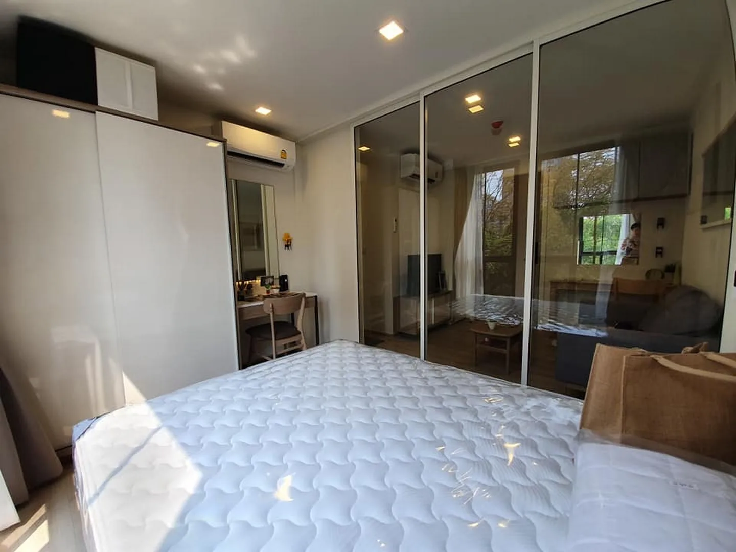 Property photos for Chambers On - nut Station