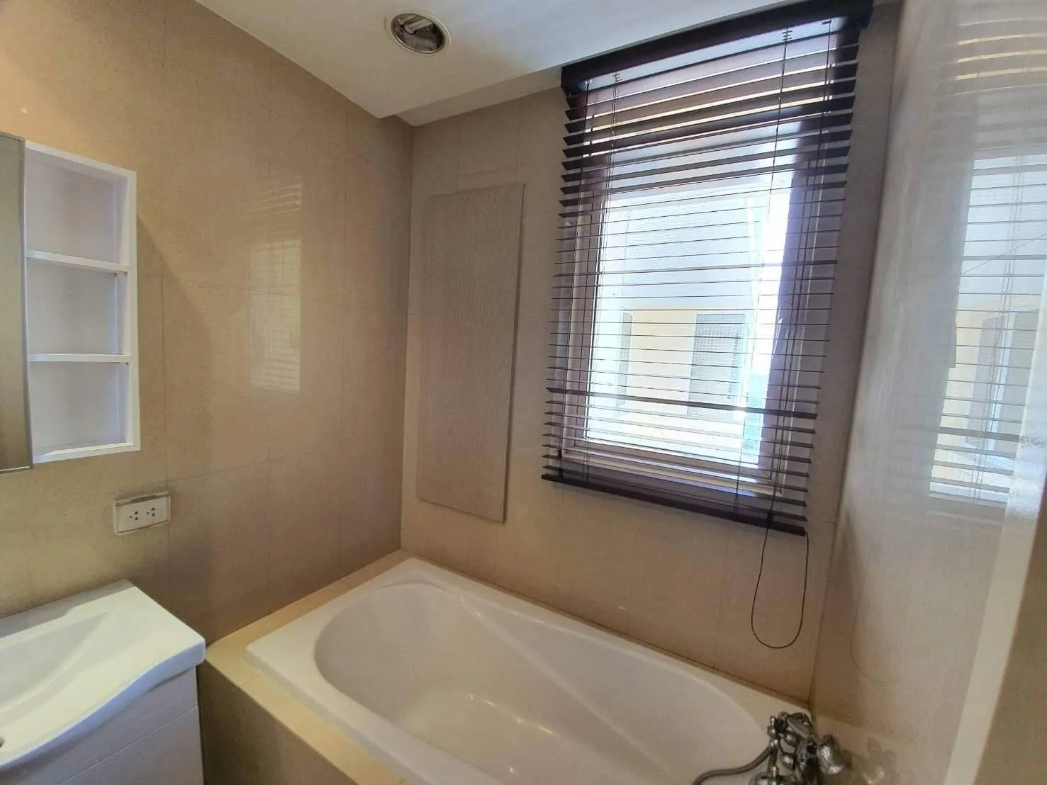 Property photos for Hampton Thonglor 10
