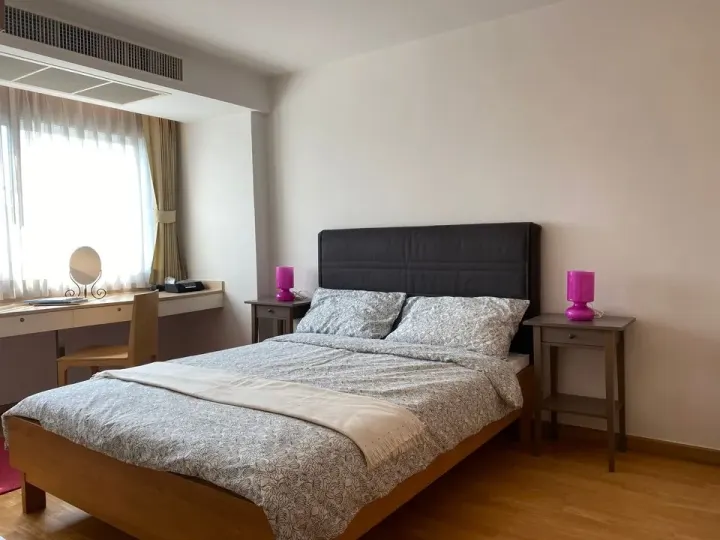 Property photos for Residence 52