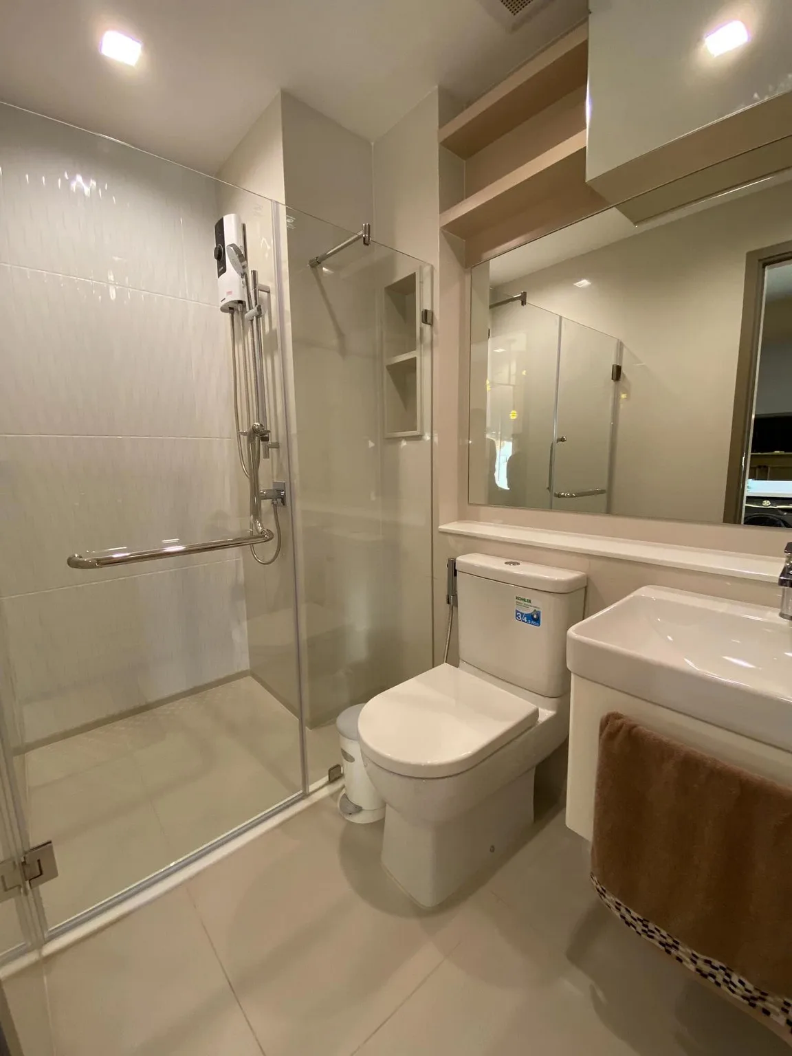 Property photos for Life Asoke Hype