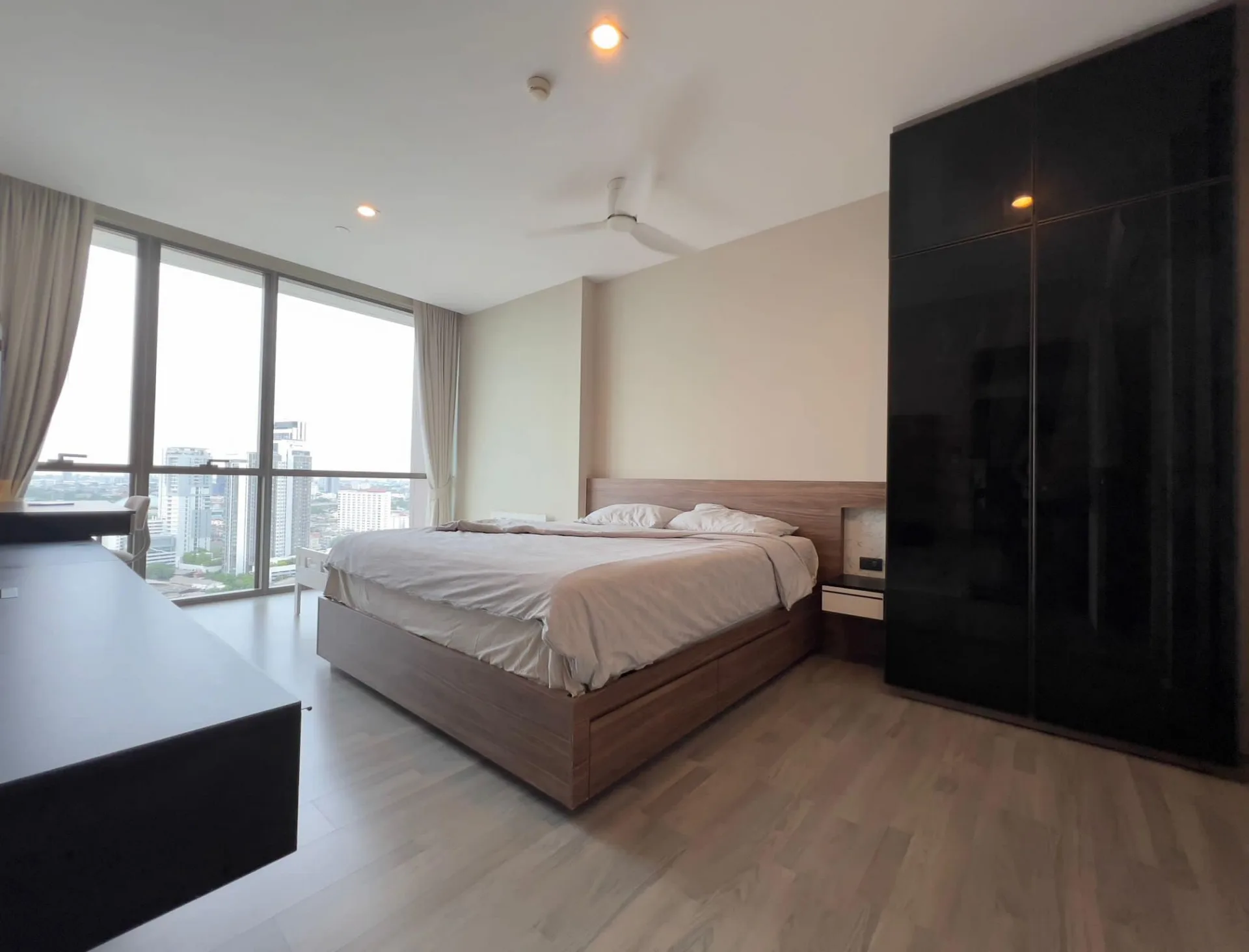 Property photos for 333 Riverside