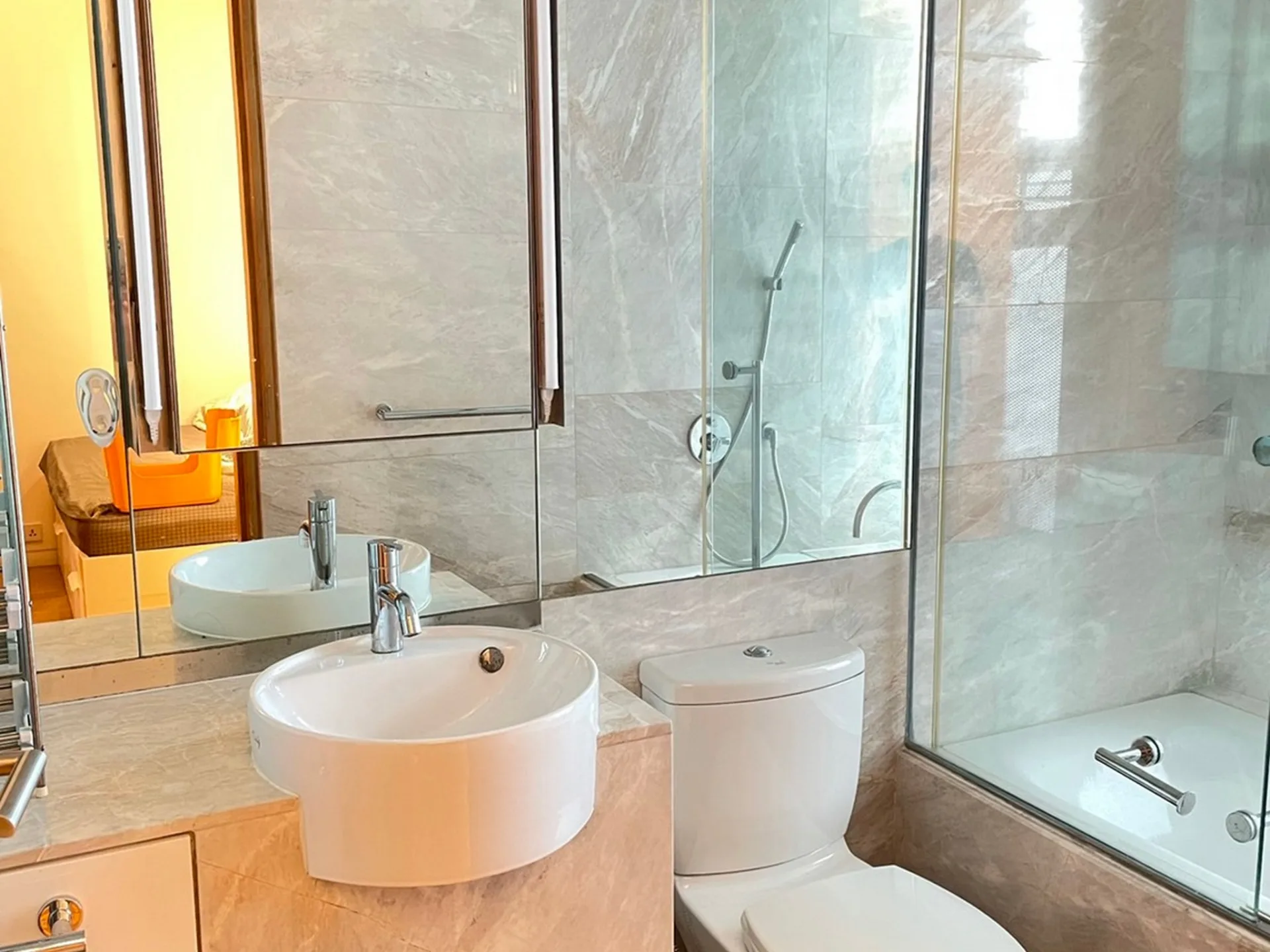 Property photos for The Met
