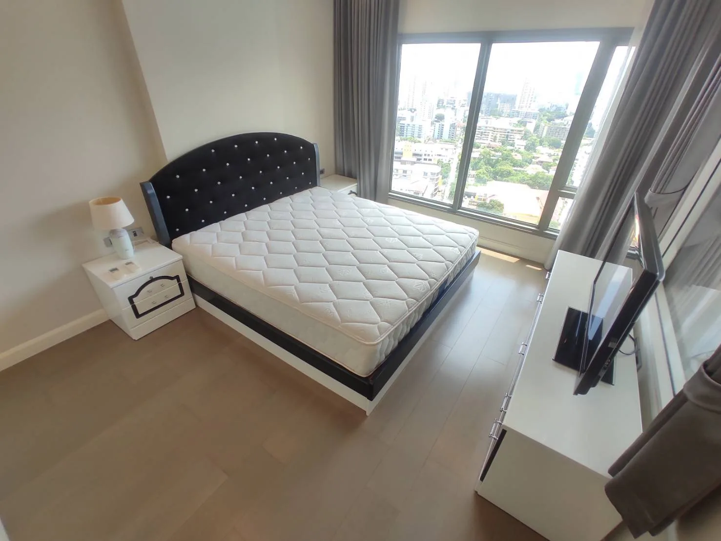 Property photos for The Crest Sukhumvit 34