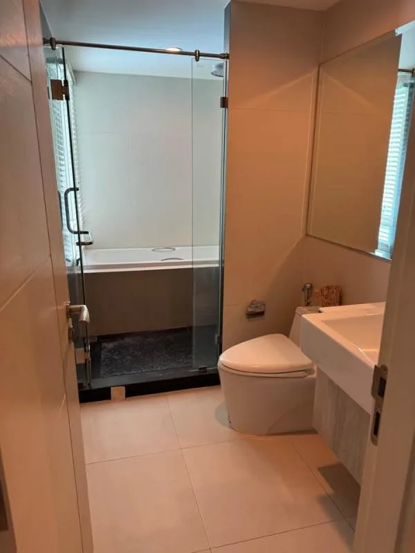Property photos for The Crest Sukhumvit 24