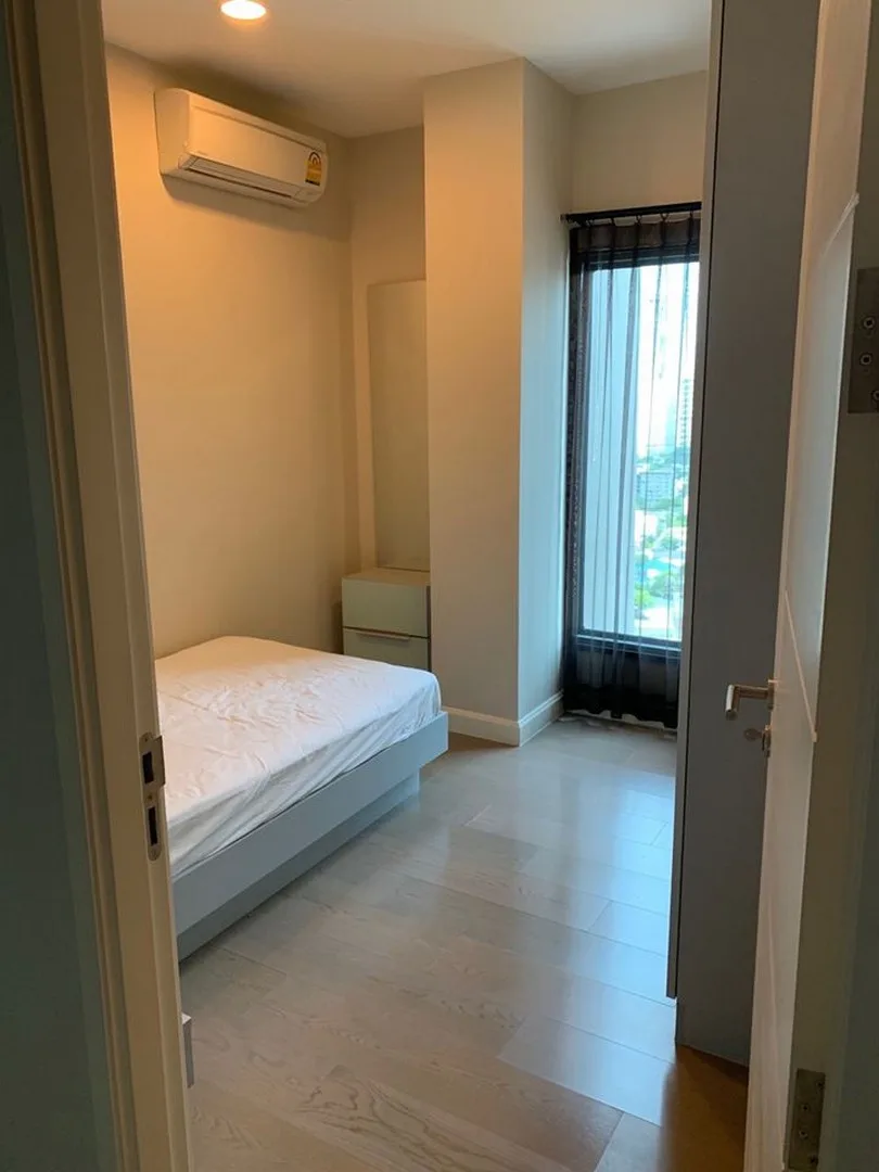 Property photos for The Crest Sukhumvit 34