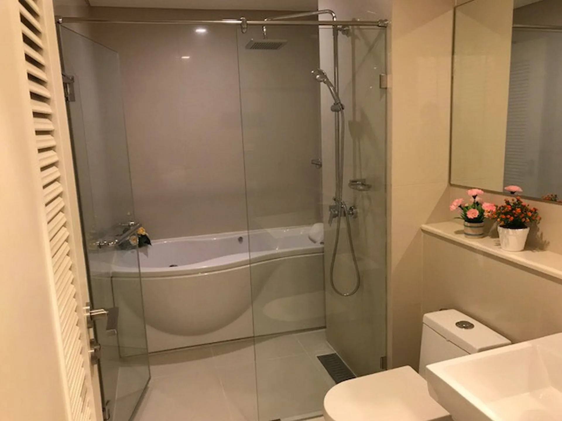 Property photos for Ivy Thonglor