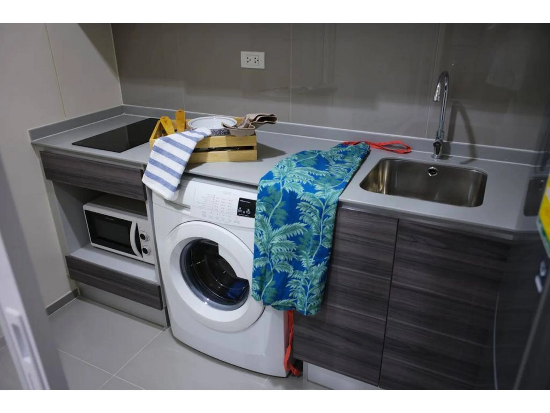 Property photos for Centric Huay Kwang Station