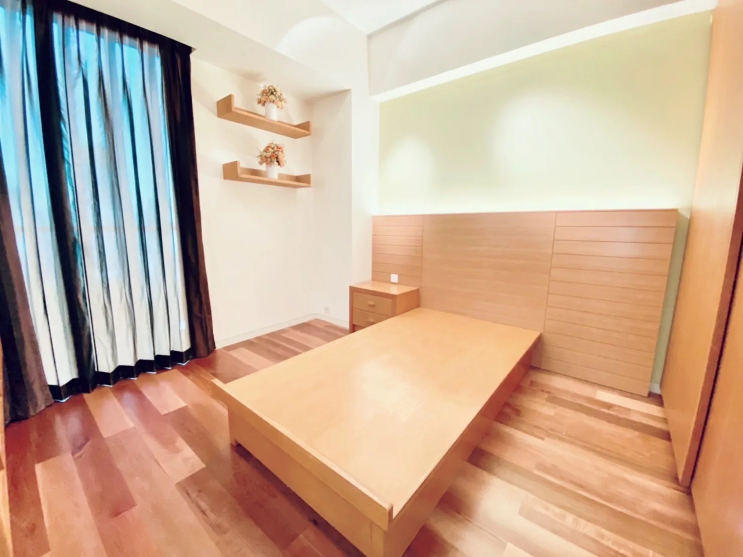 Property photos for The Met