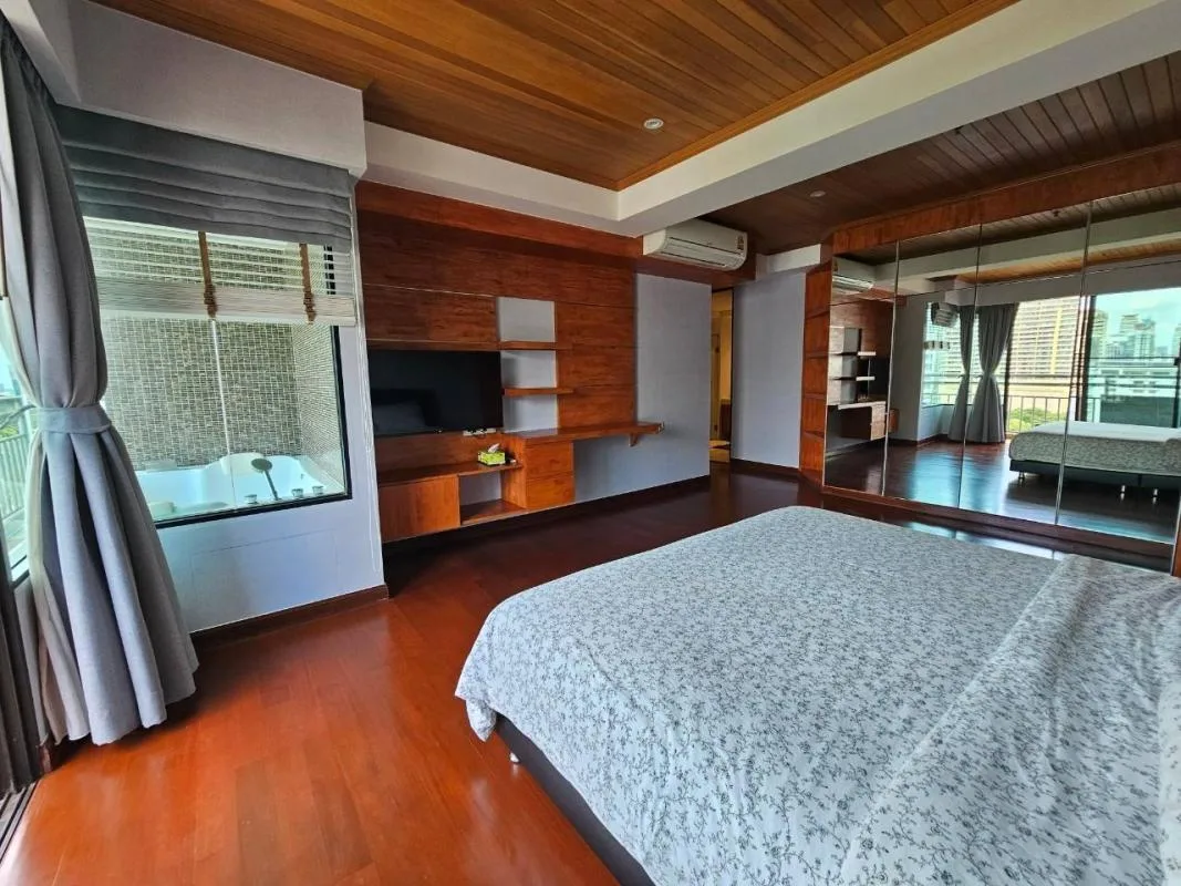Property photos for Lake Green